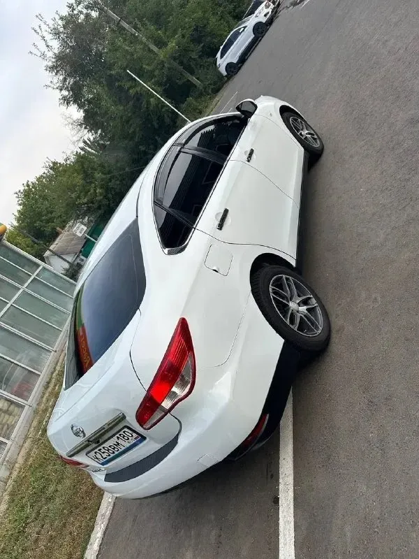 Продам автомобиль, собственник! цена: 675 000 ☎️+79494975528 almera, машина 2015, кузов g15. пробег: 175 тыс. км. комплектация: электро стеклоподъемники, подогрев передних сидений, кондиционер в рабочем состоянии, бортовой компьютер, мультимедийка car play. пробег 175 тыс. , есть возрастные потертости по кузову, дтп не было, днище не гнилое, акпп работает без нареканий, двигатель 1,6, не дымит. машина на ходу, нареканий никаких нет. посмотреть можно в макеевке- донецке. 📞 звоните: +7(949)4975528 - фотография - 5