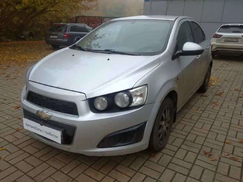 Продается chevrolet авео т 300 2013 г, выпуска 1.6 л. в отличном состоянии не крашеный стекла родные ходовая отличная, диски титановые, резина хорошая кондиционер работает салон ухоженный аккумулятор отличный есть фото с замером прибором лакокрасочного покрытия скину в телеграмм находится в донецке цена 760000 +7949 385 25 26 📞 звоните: +7(949)3852526 - фотография - 2