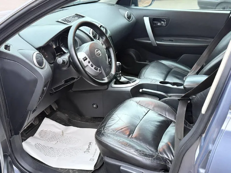 Продам nissan qashqai 2.0 бензин год выпуска 2008 коробка механика пробег 193000 тысячи в идеальном состоянии без рыжиков без дтп по двигателю вся идеальная не троит не дымит коробка работает идеально не хрустит не выбивает всё скорости работают идеально салон чистый ухоженный по комплектации имеется кожаный салон старт стоп без ключевой доступ климат контроль работает подогрев сидений подогрев зеркал 4 стеклоподъемник мульти руль партроники и многое другое цена 880 000 торг реальному покупателю +79494581808 📞 звоните: +7(949)4581808 - фотография - 5