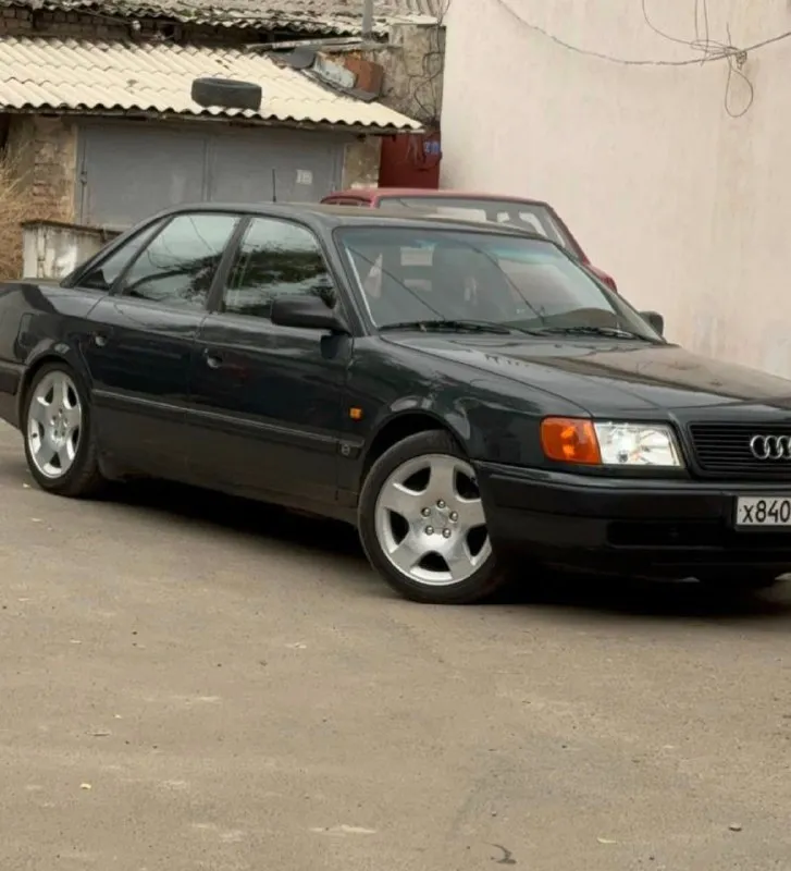 Продам audi 100c4 оцинкованный кузов без рыжиков на 2.3 моторе, 133 лошадиных силы линзовоная оптика от audi a7 в два ряда два комплекта оригинальных дисков audi r17 резина лето зима приятный ухоженный велюровый салон передние стеклоподъемники новая ходовка в круг машина дорогу чувствует уверено сел поехал довезет куда надо без каких-либо проблем по музыке по две пары двадцатых арнольдов спереди усилитель и саб цена : 620 000 торг у капота audi 100 c4 универсал кузов оцинкованный, присутствует рыжики по кузову 2.3 мотор, мотор коробка без нареканий проблема с коеджитроником заводится но не едет, надо менять либо на карбюратор или на инжектор новая ходовка в круг и тормоза ￼ цена: 150 000 реальный торг у капота номер для связи: +7 990 194 11 81 оба автомобиля стоят на учёте на мне собственник￼ ￼ 📞 звоните: +7(990)1941181 - фотография - 2
