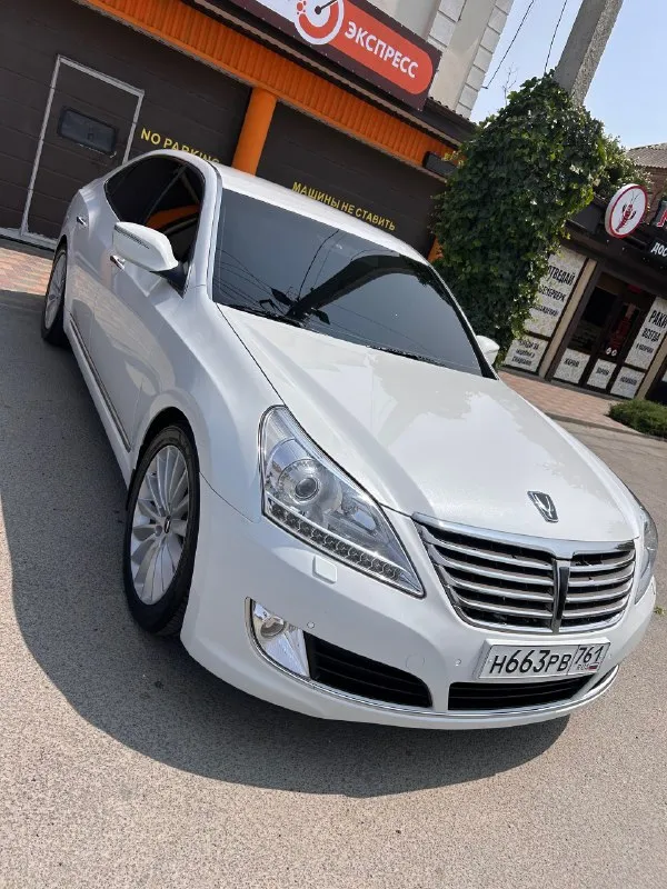 Продаю личный автомобиль hyundai equus2013 год чистый кореец! в отличном состоянии!!! в полностью обслужен от и до в данный момент вложений не требует не каких! двигатель коробка подвеска все в идеале!!! по кузову и салону все как на фото безопасность все на месте стекла все родные!!! машина хорошем состояние для своих лет!!! пробег 197000.. собственник оформлена на меня!!! не дозвонитесь пишите!!! собственник… 89096788882 цена 1🍋400 торг. 📞 звоните: +7(909)6788882 - фотография - 10