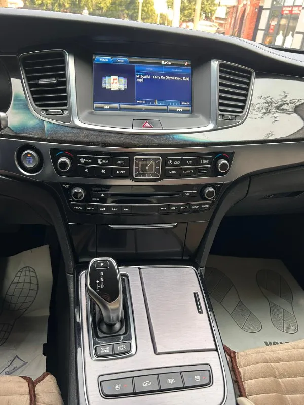 Продаю личный автомобиль hyundai equus2013 год чистый кореец! в отличном состоянии!!! в полностью обслужен от и до в данный момент вложений не требует не каких! двигатель коробка подвеска все в идеале!!! по кузову и салону все как на фото безопасность все на месте стекла все родные!!! машина хорошем состояние для своих лет!!! пробег 197000.. собственник оформлена на меня!!! не дозвонитесь пишите!!! собственник… 89096788882 цена 1🍋400 торг. 📞 звоните: +7(909)6788882 - фотография - 5