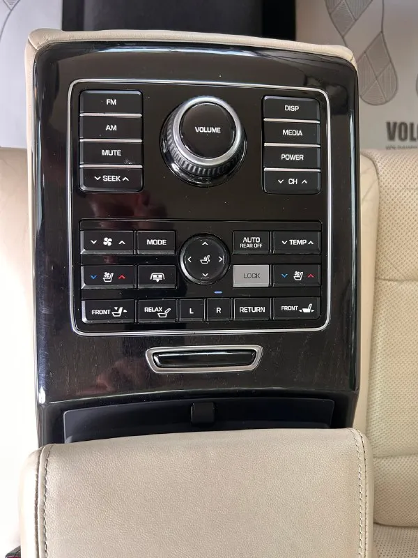 Продаю личный автомобиль hyundai equus2013 год чистый кореец! в отличном состоянии!!! в полностью обслужен от и до в данный момент вложений не требует не каких! двигатель коробка подвеска все в идеале!!! по кузову и салону все как на фото безопасность все на месте стекла все родные!!! машина хорошем состояние для своих лет!!! пробег 197000.. собственник оформлена на меня!!! не дозвонитесь пишите!!! собственник… 89096788882 цена 1🍋400 торг. 📞 звоните: +7(909)6788882 - фотография - 9