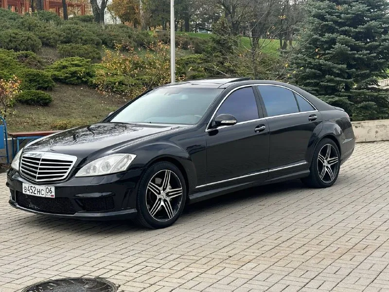 Mercedes benz 221 s class объем 5,5 акпп год 2007 техника двигатель один из самых удачных на этих моделях работает идеально, коробка контрактная с небольшим пробегом, ходовая часть в порядке, доводчики (присоски) дверей панорама контурная подсветка мониторы для задних пассажиров регулировка задних сидений лонг amg обвес. цена 980т, руб срочно г, мариуполь. тел: +79097696005 звонки есть telegram bot sap. - фотография - 2