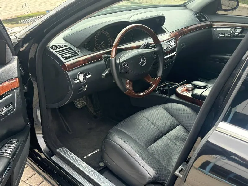 Mercedes benz 221 s class объем 5,5 акпп год 2007 техника двигатель один из самых удачных на этих моделях работает идеально, коробка контрактная с небольшим пробегом, ходовая часть в порядке, доводчики (присоски) дверей панорама контурная подсветка мониторы для задних пассажиров регулировка задних сидений лонг amg обвес. цена 980т, руб срочно г, мариуполь. тел: +79097696005 звонки есть telegram bot sap. - фотография - 7