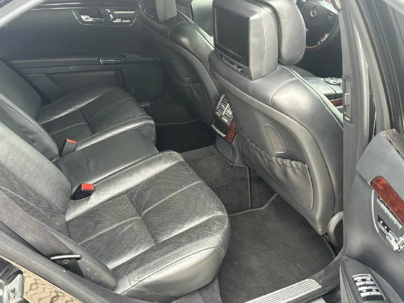 Mercedes benz 221 s class объем 5,5 акпп год 2007 техника двигатель один из самых удачных на этих моделях работает идеально, коробка контрактная с небольшим пробегом, ходовая часть в порядке, доводчики (присоски) дверей панорама контурная подсветка мониторы для задних пассажиров регулировка задних сидений лонг amg обвес. цена 980т, руб срочно г, мариуполь. тел: +79097696005 звонки есть telegram bot sap. - фотография - 8