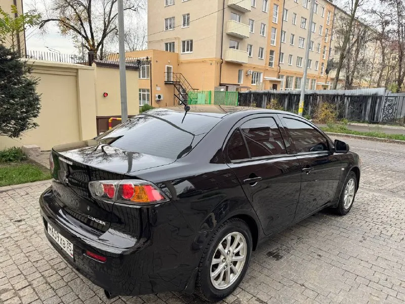 Продам mitsubishi lanser 10 максимальная комплектация, 2011 год, пробег 167.000 двигатель 1.6 кпп механика, авто в отличном состоянии, в дтп авто не участвовал, кузов без дефектов ражавчин, технически авто обслужено заменены все фильтра масла, антифриз новая зимния резина, авто без вложений, комплектация климат контроль, 4 эльктро стеклоподъемника с дотяжкой электро зеркала с подогревом, подогревы сидения, усилитель руля, музыка планшет андроид, мульти руль, только гаражное хранение, кузов в керамики стекла в анти дожде, с документами полный порядок цена 780.000 тел +79494999723 мариуполь - фотография - 5