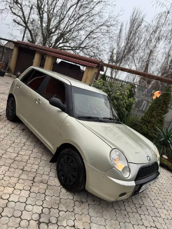 Продам отличный пятидверный хэтчбэк лифан smily 2011 года. автомобиль имеет комфортный салон, расход 6,3 литра, хороший запас пространства спереди и сзади, вместительный для своей категории багажник и хорошее базовое оснащение. 1.3л 8a-fe (89л. с.), полностью обслужен, работает ровно. коробка в порядке, все передачи включаются плавно. подвеска отрабатывает на неровностях как надо. комплектация включает в себя кондиционер, электропривод стекол и боковых зеркал, задний перктроник, аудиосистему с usb и многое другое. цена 290тр. +79493094004 📲 tg: станислав 📞 звоните: +7(949)3094004 - фотография - 2