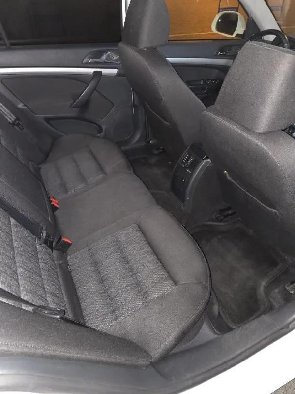 В продаже шкода октавия а 5, 2012 год. объем 1.8 tsi (152 лошадей), коробка автомат (aisin). пробег 174 000 родной, любые проверки. технически машина в шикарном состоянии. двигатель работает идеально, весь полностью сухой без потёков, тяга сумасшедшая. коробка обычный автомат без пенков и толчков. по кузову крашеная одна деталь, вторичный окрас без шпакли, задние левое крыло. всё остальное в родном окрасе. салон чистый ухоженный. богатая комплектация - климат - круиз - датчик света и дождя - парктроник - обогревы всех сидений - мульти руль - датчик давления шин - омыватель фар - электро складывание зеркал - обогревы зеркал и заднего стекла - 4 электросклоподъемника машина абсолютно без вложений, масла и фильтра заменены. два комплекта резины ( зима, лето) в хорошем состоянии. два ключа. машина полностью обслужена. цена 1 070 000 торг тел +79495058416 - фотография - 9