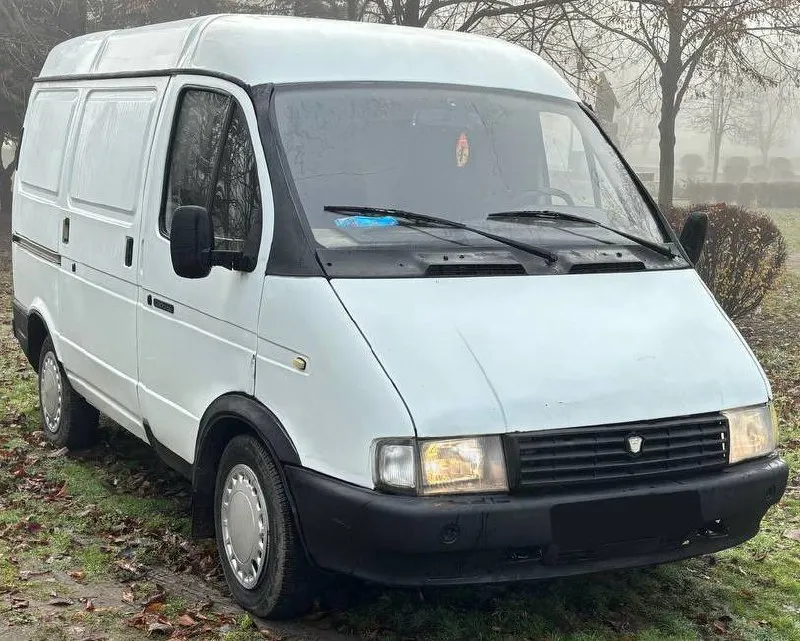 Продам отличный хозяйский соболь, автомобиль весь обслужен и готов на любые расстояния. кузов как по фото, весь целый и обработанный! рама и все силовые части кузова в отличном целом состоянии! двигатель работает ровно, не дымит не троит, масло не расходует. коробка передач чувствует себя прекрасно, переключается плавно без хрустов! ходовая часть на отлично, без стуков биений и прочего! гур работает как положено, не закусает не течет! обычная музыка, регистратор, камера заднего вида, новая резина! салон опрятный! в общем кто ищет живого соболя вам сюда! документы чистые! переоформление без проблем! цена: 345.000т/рублей. тел: +7 (949) 985-01-26, телеграмм: +7 961 441 3558. дозваниваетесь‼️ - фотография - 2