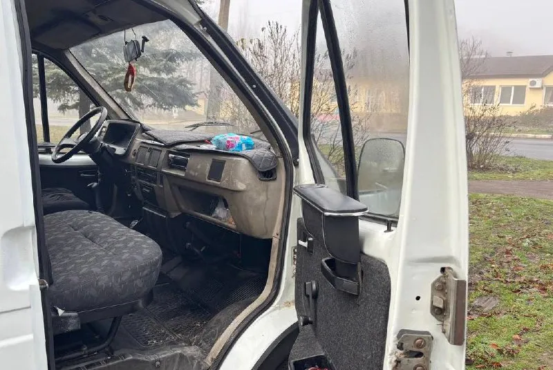 Продам отличный хозяйский соболь, автомобиль весь обслужен и готов на любые расстояния. кузов как по фото, весь целый и обработанный! рама и все силовые части кузова в отличном целом состоянии! двигатель работает ровно, не дымит не троит, масло не расходует. коробка передач чувствует себя прекрасно, переключается плавно без хрустов! ходовая часть на отлично, без стуков биений и прочего! гур работает как положено, не закусает не течет! обычная музыка, регистратор, камера заднего вида, новая резина! салон опрятный! в общем кто ищет живого соболя вам сюда! документы чистые! переоформление без проблем! цена: 345.000т/рублей. тел: +7 (949) 985-01-26, телеграмм: +7 961 441 3558. дозваниваетесь‼️ - фотография - 7