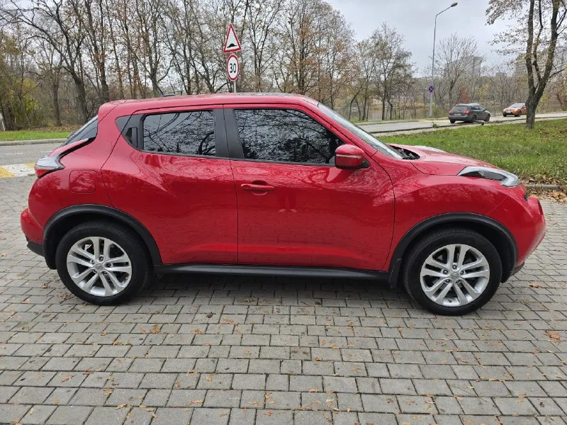 Nissan juke 2016 год, рестайлинг. мотор 1.6 турбо,190 л. сил. полный привод( подключаемый, авто, и только передний) пробег 115 000 км. машина в отличном состоянии. стоит надежный вариатор, ресурс большой лёд фары перед и зад. в линзах ксенон, освещение отличное. установлена андроид магнитола, улучшена музыка бесключевой доступ, старт-стоп, камера заднего хода, люк, серворуль, сигнализация с автозапуском и управлением с приложения на телефоне, климат контроль. ... один хозяин. пробег родной. донецк. цена 1 299 000 рублей. +7 949 398-29-23 +79494596510 - фотография - 2