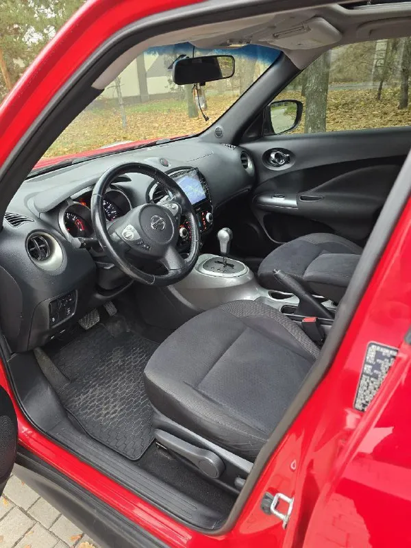 Nissan juke 2016 год, рестайлинг. мотор 1.6 турбо,190 л. сил. полный привод( подключаемый, авто, и только передний) пробег 115 000 км. машина в отличном состоянии. стоит надежный вариатор, ресурс большой лёд фары перед и зад. в линзах ксенон, освещение отличное. установлена андроид магнитола, улучшена музыка бесключевой доступ, старт-стоп, камера заднего хода, люк, серворуль, сигнализация с автозапуском и управлением с приложения на телефоне, климат контроль. ... один хозяин. пробег родной. донецк. цена 1 299 000 рублей. +7 949 398-29-23 +79494596510 - фотография - 5