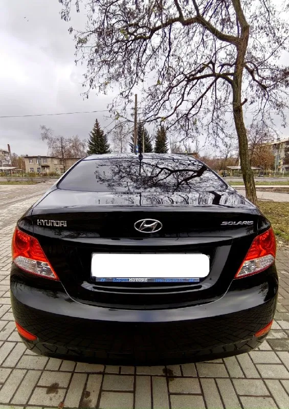 Hyundai solaris 2011 года. родной пробег — 160 000 км. птс- оригинал 3 владельца отличное техническое состояние: двигатель, коробка и ходовая часть работают безупречно. все стекла родные, включая лобовое. два полных комплекта резины (лето + зима). цена: 780 000 руб. ( торг). место осмотра: г. макеевка. телефон для связи: +7 949 449-79-28 📞 звоните: +7(949)4497928 - фотография - 3