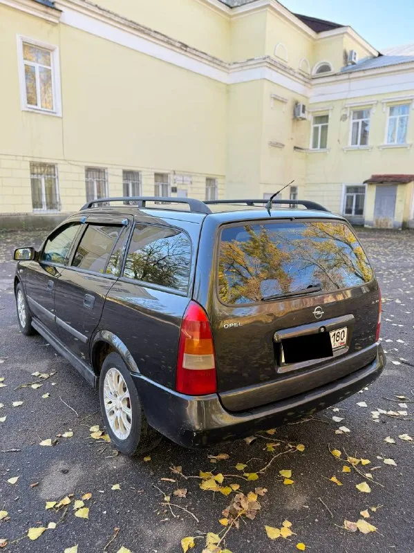 Продам opel astra g 1.6 16v 2000 года выпуска. двигатель самый надежный и простой: 1.6 бензин. коробка: механика. ❗цена 420.000.руб(торг)❗ авто местное, не пригон с рф. сюда заехала с литвы в 2019 году. здесь один хозяин. авто стоял на днр учете, сейчас уже на 180-м регионе. по двигателю, была полная капиталка на 240 тысячах, мотор практически новый, масло не ест не грамма. помпа и грм заменены тогда же ( 20 тыс назад). по коробке, без проблем, все втыкается ничего не хрустит. в том году менялось сцепление в сборе с корзиной и выжимным. по кузову авто практически вся в родном окрасе, дно, пороги, низа дверей, арки, все целое!!! кузов оцинкованный !!!!без рыжиков. очень вместительный багажник, просто огромный. кому нужен хороший, целый универсал под работу, добро пожаловать. по документам, авто юридически чистое. переоформление обязательно!!! машина находится в макеевке. цена 420.000 тыс. торг есть. +79490943554 📞 звоните: +7(949)0943554 - фотография - 4