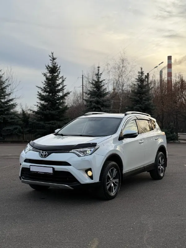 Продам toyota rav 4 2018 год выпуска 195тыс км 2 хозяина два ключа комплектация: подогрев сидений, п... - фотография