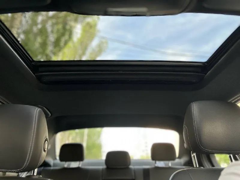 Mercedes с 300 2.0 9g-tronic (258 л. с.) 2020г пробег 52000км, родной. машина не бита, не крашена. состояние идеальное, пройдено то. комплектация sport: климат, кожаный руль, сидения, круиз контроль, камера заднего вида, автоматический парковщик, экстренное торможение один владелец по птс. возможен торг, обмен. цена: 3 490 000 +7 961 403-08-55 - роман ( для связи ) tg: nestviks 📞 звоните: +7(961)4030855 - фотография - 9