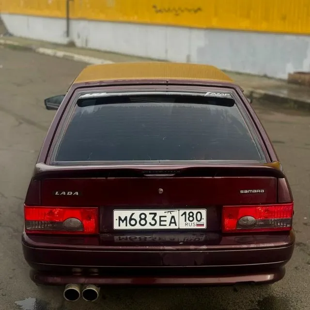 Продам ваз 2114 2011 г. в. на полном и уверенном ходу! дно, пороги, арки, стаканы всё целое! машина обработана! есть 2 не больших момента под лобовым, и все, ничего криминального! двигатель 1.5 8кл. работает ровно, не дымит, не троит. коробка механика, все передачи втыкаются без хрустов, не вылетают. по ходовой взбитая, ничего не гремит. стойки ss20 и все тормоза вкруг новые. стоит приятный выхлоп. салон в хорошем состоянии. руль приора 2, эво ковры. стоит не плохая музыка (6 динамиков, мафон aura, есть проводка под саб) центральный замок, стеклоподъемники, подогревы сидений. дворники, печка, поворотники, свет (свежие фары + туманки) всё работает. генератор свежий, зарядка в полном порядке. уже на зимней резине. полный пакет документов. полное переоформление. цена 299.990 руб. , торг у капота г. донецк +79493633013 📞 звоните: +7(949)3633013 - фотография - 3