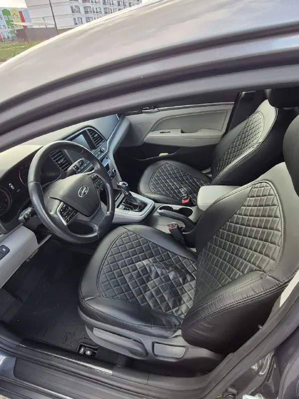 Hyundai elantra, 2018 г. в. автомобиль от собственика. приобретался летом 2022 года с пробегом 55000 км. в настоящее время пробег составляет 80000 км. на авто ездила супруга, в дтп с момента покупки не участвовала. за время эксплуатации серьезных неисправностей не выявлено. из ремонта: замена радиатора кондиционера (начал пропускать фрион), замена радиатора печки без снятия торпедо (родной забился и промывка не помогла), замена передних и задних колодое, замена линз ближнего света на би-лэд линзы (родные светят очень слабо), плановая замена масла в акпп (оригинал), замена масла в двс и фильтров производилась каждые 8 тыс. км. автомобиль полностью обслужен и готов радовать своего собственника. два комплекта шин в хорошем состоянии: зимние и летние, два комплекта ковриков в салон: резина и ткань. авто находится в городе мариуполь. цена 1500000. тел. +79495055520 - фотография - 10
