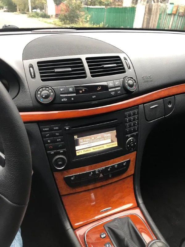 Продам mercedes e 280 (211) •2008 год •двигатель 3.0 л, бензин •задний привод •пробег - 228600 авто в очень хорошем состоянии, сервисные книги есть! тормозные диски колодки задние заменены в куруг с колодками ручника (брембо) все подшипники ступичные заменены, передние рычаги, шаровые, наконечники. 2 комплекта колес с резиной ! 2 ключа ! авто находится в мариуполе цена 1 200 000 тел. +79495873979 📞 звоните: +7(949)5873979 - фотография - 8