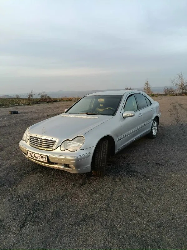 Продам mercedes с200 2 литра компрессор газ бензин зарегистрирован документы чистые я хозяин климат... - фотография