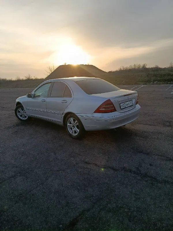 Продам mercedes с200 2 литра компрессор газ бензин зарегистрирован документы чистые я хозяин климат работает машина не дымит масло не жрёт хочу 550 с торгом кому интересно звоните +79494025984 📞 звоните: +7(949)4025984 - фотография - 6