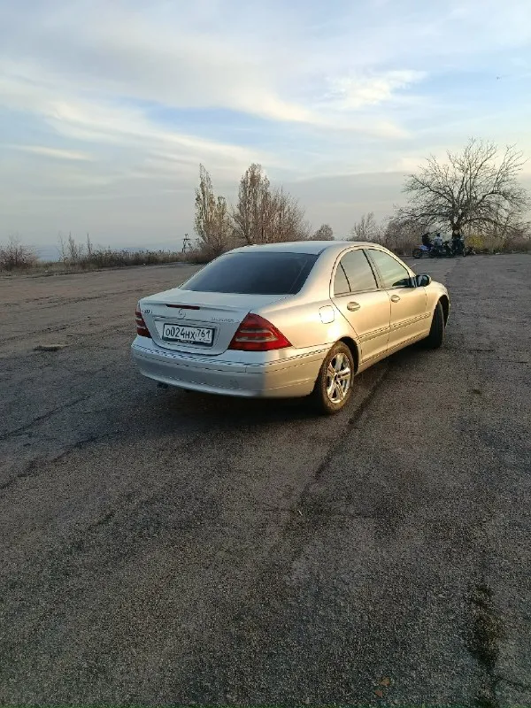 Продам mercedes с200 2 литра компрессор газ бензин зарегистрирован документы чистые я хозяин климат работает машина не дымит масло не жрёт хочу 550 с торгом кому интересно звоните +79494025984 📞 звоните: +7(949)4025984 - фотография - 7