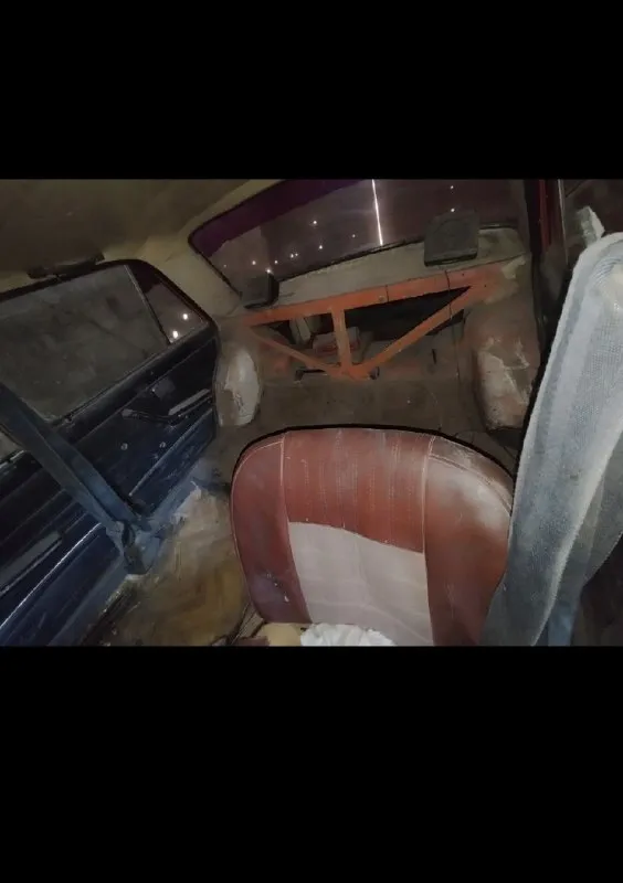 Обмен на советский мот, ваз 2103. самовывоз. расцениваю авто на 20-15к. раньше ездила на подсосе, т. е нужно чистить карб и заниматься мотором вообщем, так же стартер вообщем крутит(пробовал на плохом аккуме) нужен естественно аккум. желательно поменять рулевой редуктор, + бака там нет, сделано под канистру, салон имеется доки ссср номера тоже пороги гниловаты немного, так корпус ещё походит закрываются все двери кроме водительской находится с. пархоменко чтобы связаться тг +79595004220 📞 звоните: +7(959)5004220 - фотография - 2