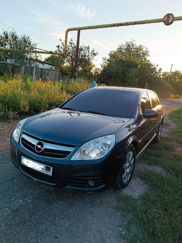 Продам opel signum 2006 года двигатель 1.8 zer пробег 177 000 автомобиль полностью обслужен ✅юридически чистый ✅рф учёт первый владелец, владею больше 4 лет ✅ бежевый салон с подогревом сидений ✅двухзонный климат контроль ✅сенсорная магнитола на андроид( подключена к кнопкам руля) ✅мультируль с рабочими кнопками ✅регулируемый ксенон ✅новый компрессор кондиционера ( система кондиционирования полностью обслужена) ✅установлены проставки на стойках в круг - фотография - 2