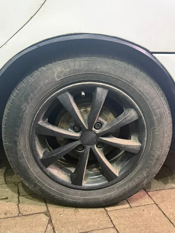 Daewoo lanos ( daewoo ланос ) 1.5 газ/бенз 137 000руб. вашему вниманию пацанский истрибитель или просто повседневный поджопник на ходу каждый день, состояние сел поехал двигатель/коробка на уверенные 4++/5 движек работает ровно, без дыма, без копоти, без посторонних звуков, набирает скорость резво коробка не выбивает не хрустит !!!!!!!! все передачи работают четко, сцепление недавно менялось 2000км назад были поменяны : сцепление, ремни, свечи, масло двс, масло коробки и прочие расходники по мелочи стоят квасившие диски, по кузову есть моменты, но днище и пороги не гнилые, все сами посмотрите и убедитесь документы чистые : постоянка днр, владелец готов поехать в мрэо для переоформления хоть завтра торг возможен на бензин и только при осмотре автомобиля. г. донецк, возможен пригон по днр по договоренности +79494036874 сотовый/тг 📞 звоните: +7(949)4036874 - фотография - 3