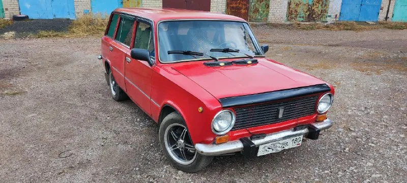 Продам ваз 2102 – 1979 г. в. двигатель 1,2. четырехступка. газ-бензин. газ вписан. на 180 регионе. владею машиной 6 лет. за машиной ухаживал, все делалось вовремя! резина – зима r-13 на штампах, лето r-14 на титанах+ запаски, все отдам. двигатель на отлично! машина каждый день на ходу. масло от замены до замены. ходовая в норме, акб хороший, дно поварено и обработано мастикой, поварены пороги, низом дверей надо заниматься. по электрике все работает. сигнализация с обратной связью не плохая музыка зеркало-видеорегистратор с камерой заднего вида (ксяоми) 150 т. руб. г. горловка продажа обязательно с переоформлением во мрэо! звоните +79493286808 (на этом же № телеграмм) сообщения здесь не читаю! 📞 звоните: +7(949)3286808 - фотография - 2