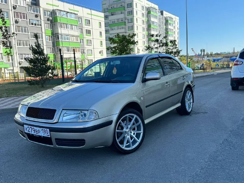 Продам skoda octavia tour 2006г 1,9 tdi, пробег 195000 км, 1 хозяин по птс, машина реально в идеальн... - фотография