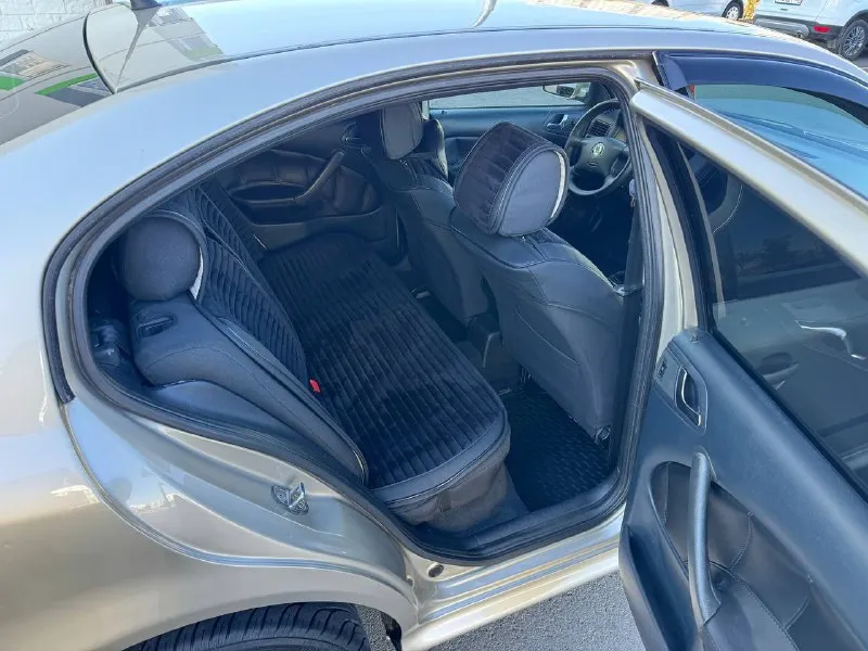 Продам skoda octavia tour 2006г 1,9 tdi, пробег 195000 км, 1 хозяин по птс, машина реально в идеальном состоянии, вложено много сил и денег, обслужена до мелочей. сделано большое то: заменены тормозные диски и колодки, фирмы trw, заменен комплект грм gates, с помпой hepu, заменены свечи накала фирмы beru оригинал и проводка на свечи накала, замена масла aral каждые 7-8 тыс и все фильтра. экология вся на месте. установлен дорогой акб agm exide ek 700, установлен качественный свет, в птф biled модули optima, в фарах дорогие led лампы stellar. по салону, перешит потолок, перешиты дверные карты, перешит руль, новые дорогие накидки на сиденья установлена дорогая музыка. заменено новое лобовое, так как оригинальное было с трещиной и отпесочено, (смогу показать) стоит оригинальный съемный фаркоп. производился космический окрас бамперов и порогов новая зима hakkapeliitta 9 на дисках seat r16 новые летние диски r18 на хорошей резине. в машине всегда всё дела 📲 tg: @mrpl1991_avto 📞 звоните: +7(949)7057696 - фотография - 9