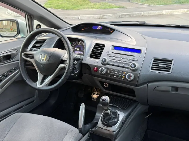 ‼️продам‼️ 🚘марка: honda civic ⚙️двигатель 1.8 📦кпп: механика ⛽️вид топлива: бензин 📅год выпуска: 2008 год 💴цена: 700.000 р 📝описание: состояния отличное! •кондиционер • эл стекло подъёмники •усилитель руля •подогревы сидений • мультимедия usb aux •противотуманные фары 📍•город мариуполь 📞 +7-949-730-93-61 📲 tg: v 📞 звоните: +7(949)7309361 - фотография - 6