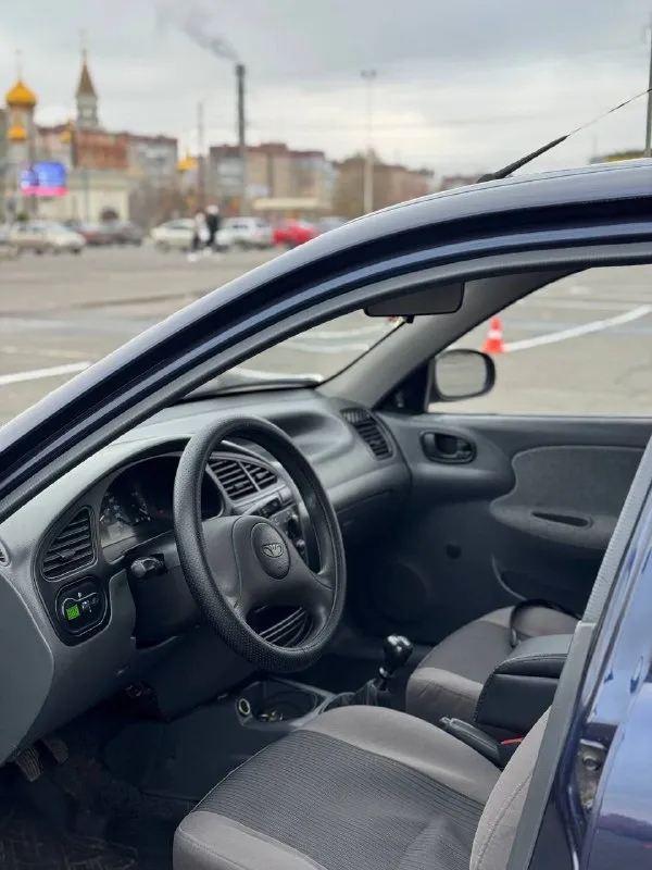 Продам daewoo lanos ( ланос )польской сборки автомобиль находится в одних руках с автосалона ! год выпуска- 2006 пробег -192.000 тыс км объем двигателя -1.5. на автомобиле установлен газ 4-поколения, форсунки “hana”❗️❗️❗️(вписан в птс ) комплектация: -гур -передние стеклоподъемники -установлена линзованая оптика( светят очень хорошо !) -фаркоп( вписан в птс) сделана шумоизоляция дверей❗️ на машине имеется выход 220w❗️ все стекла родные. ❗️ в автомобиле делать ничего не нужно, от слова совсем, сел и поехал❗️❗️❗️ машина обслуживалась своевременно. 1000 км назад была сделана замена масла в двигателе, в гур, поменял антифриз с радиатором !!! не путайте с шевроле ланосом)) автомобиль стоит уже на 180 регионе ! продажа от собственника ! комплект летней резины в подарок переоформление без проблем. цена 415.000 тыс рублей все дополнительные вопросы по телефону: +79495219479 - фотография - 2