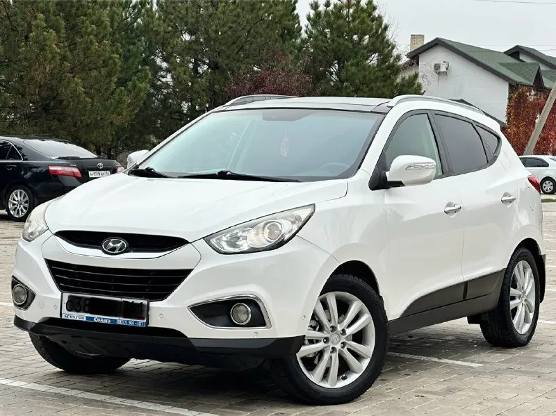 Hyundai ix35 2012год, 4wd автомобиль в отличном состоянии вложений не каких не требует обьем 2.0 бензин, двигатель работает отлично, пробег: 167тыс, км комплектация максимальная круиз контроль подогрев всех сидений кожаный салон панорама полный привод рабочий старт стоп бесключевой доступ, и многое другое с документами полностью порядок цена 1.250.000 +7949-386-25-76 - фотография - 2