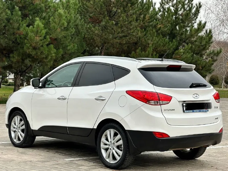Hyundai ix35 2012год, 4wd автомобиль в отличном состоянии вложений не каких не требует обьем 2.0 бензин, двигатель работает отлично, пробег: 167тыс, км комплектация максимальная круиз контроль подогрев всех сидений кожаный салон панорама полный привод рабочий старт стоп бесключевой доступ, и многое другое с документами полностью порядок цена 1.250.000 +7949-386-25-76 - фотография - 7