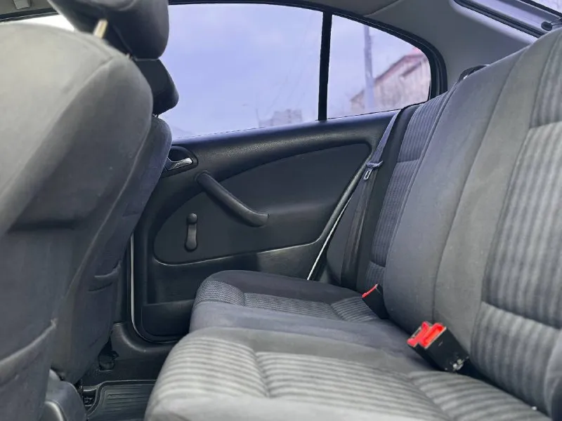 Продам skoda octavia tour 1.6 автомобиль в отличном состоянии без дефектов (гнили, коррозии, ржавчин и тд. ) за все время эксплуатации у автомобиля 2 собственника. большую часть простояла в теплом гараже. пробег:170.000 км бережное использование автомобиль не участвовал в дорожно транспортных происшествиях (без дтп) днище и пороги абсолютно целое без дыр и тд. техническая часть:без посторонних звуков и без вложений. год выпуска:2007 объем двигателя:1.6 кпп:механика 5-ти ступка привод:передний комплектация:рабочий кондиционер, усилитель руля (гур), центральный замок, электрорегулируемые зеркала, обогрев зеркал, передние электростеклоподъёмники, регулировка рулевой колонки, регулировка сидений по высоте, массажные передние сидения, хорошая акустика, обогревы стекла, подушка безопасности airbag, диски радиусом 16r резина зима michelin, сервисные книги. стоимость:625.000₽ хороший торг строго возле автомобиля. контактный номер телефона: +79494 📲 tg: 🦎 📞 звоните: +7(949)4166360 - фотография - 9