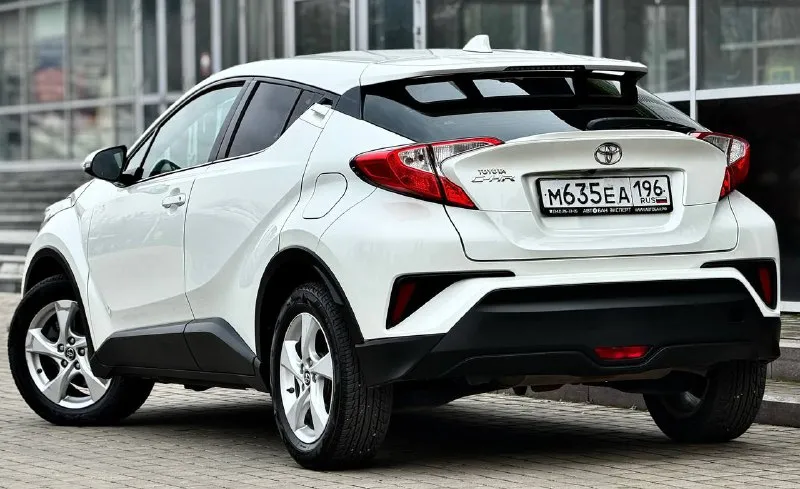 Продам toyota c-hr год:2019 пробег:156.000км цена:1.785.000₽ торг мотор:2литр коробка:автоматическая 7ступеней номер: +79495011956 или +79498543135 телеграмм ват сап авто в отличном состоянии без каких либо вложений! техническая часть авто не побоюсь этого слова новая! по кузову у авто тоже замечаний нет не ржавчины не вмятин, кузов отполирован и покрыт керамикой, салон в хорошем состоянии чистый без дырок и посторонних запахов, авто любили и ухаживали, машинка в хорошей комплектации:раздельный климат контроль, парктроник зад перед, электра ручник, мульти руль, подогревы сидений и руля, камера заднего вида, большой монитор, aux, bt. car play, датчик света и дождя, полный бортовой компьютер, три стиля вождения:есо, sport, comfort, и много всего остального! два комплекта ключей! больше информации по телефону - фотография - 2