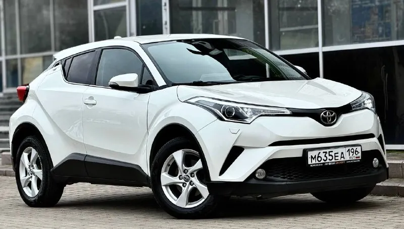 Продам toyota c-hr год:2019 пробег:156.000км цена:1.785.000₽ торг мотор:2литр коробка:автоматическая 7ступеней номер: +79495011956 или +79498543135 телеграмм ват сап авто в отличном состоянии без каких либо вложений! техническая часть авто не побоюсь этого слова новая! по кузову у авто тоже замечаний нет не ржавчины не вмятин, кузов отполирован и покрыт керамикой, салон в хорошем состоянии чистый без дырок и посторонних запахов, авто любили и ухаживали, машинка в хорошей комплектации:раздельный климат контроль, парктроник зад перед, электра ручник, мульти руль, подогревы сидений и руля, камера заднего вида, большой монитор, aux, bt. car play, датчик света и дождя, полный бортовой компьютер, три стиля вождения:есо, sport, comfort, и много всего остального! два комплекта ключей! больше информации по телефону - фотография - 3