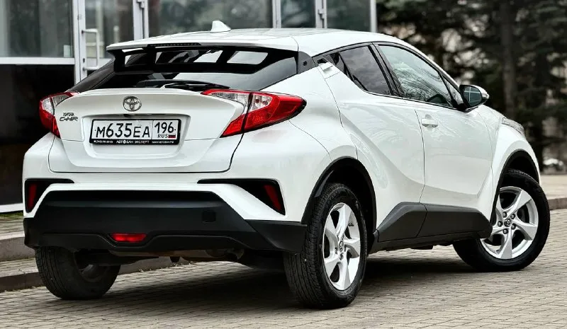 Продам toyota c-hr год:2019 пробег:156.000км цена:1.785.000₽ торг мотор:2литр коробка:автоматическая 7ступеней номер: +79495011956 или +79498543135 телеграмм ват сап авто в отличном состоянии без каких либо вложений! техническая часть авто не побоюсь этого слова новая! по кузову у авто тоже замечаний нет не ржавчины не вмятин, кузов отполирован и покрыт керамикой, салон в хорошем состоянии чистый без дырок и посторонних запахов, авто любили и ухаживали, машинка в хорошей комплектации:раздельный климат контроль, парктроник зад перед, электра ручник, мульти руль, подогревы сидений и руля, камера заднего вида, большой монитор, aux, bt. car play, датчик света и дождя, полный бортовой компьютер, три стиля вождения:есо, sport, comfort, и много всего остального! два комплекта ключей! больше информации по телефону - фотография - 4
