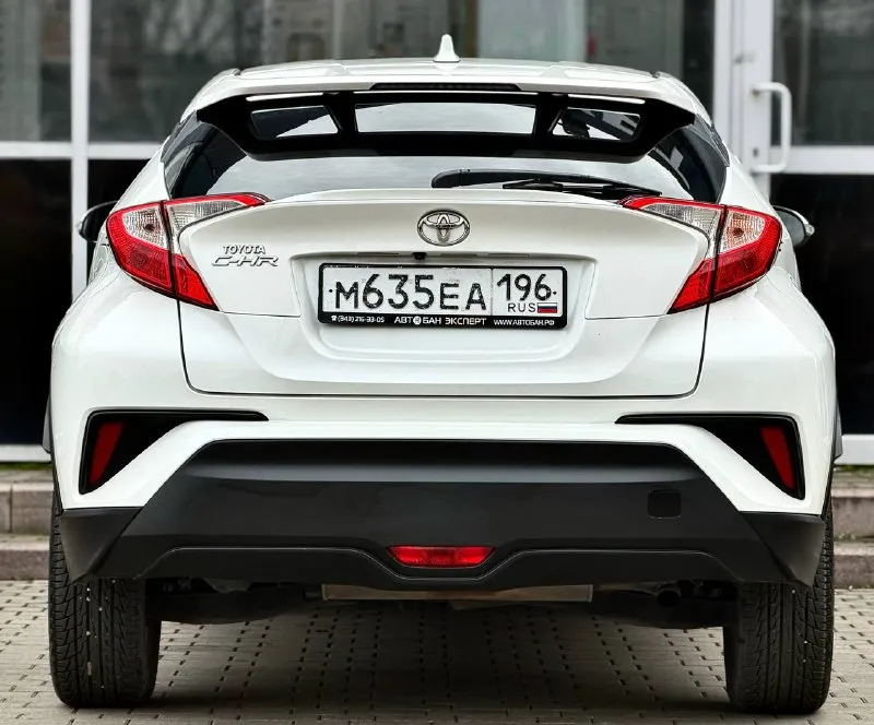 Продам toyota c-hr год:2019 пробег:156.000км цена:1.785.000₽ торг мотор:2литр коробка:автоматическая 7ступеней номер: +79495011956 или +79498543135 телеграмм ват сап авто в отличном состоянии без каких либо вложений! техническая часть авто не побоюсь этого слова новая! по кузову у авто тоже замечаний нет не ржавчины не вмятин, кузов отполирован и покрыт керамикой, салон в хорошем состоянии чистый без дырок и посторонних запахов, авто любили и ухаживали, машинка в хорошей комплектации:раздельный климат контроль, парктроник зад перед, электра ручник, мульти руль, подогревы сидений и руля, камера заднего вида, большой монитор, aux, bt. car play, датчик света и дождя, полный бортовой компьютер, три стиля вождения:есо, sport, comfort, и много всего остального! два комплекта ключей! больше информации по телефону - фотография - 6