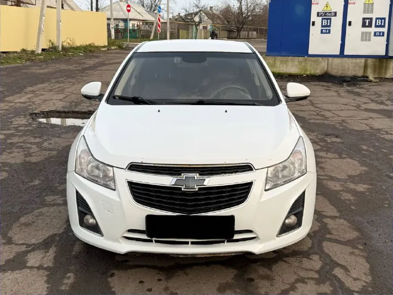 Продам : chevrolet cruze 2013 год, 1.6 мт, 262.000 км. цена : 620.000 руб торг комплект летней, зимн... - фотография