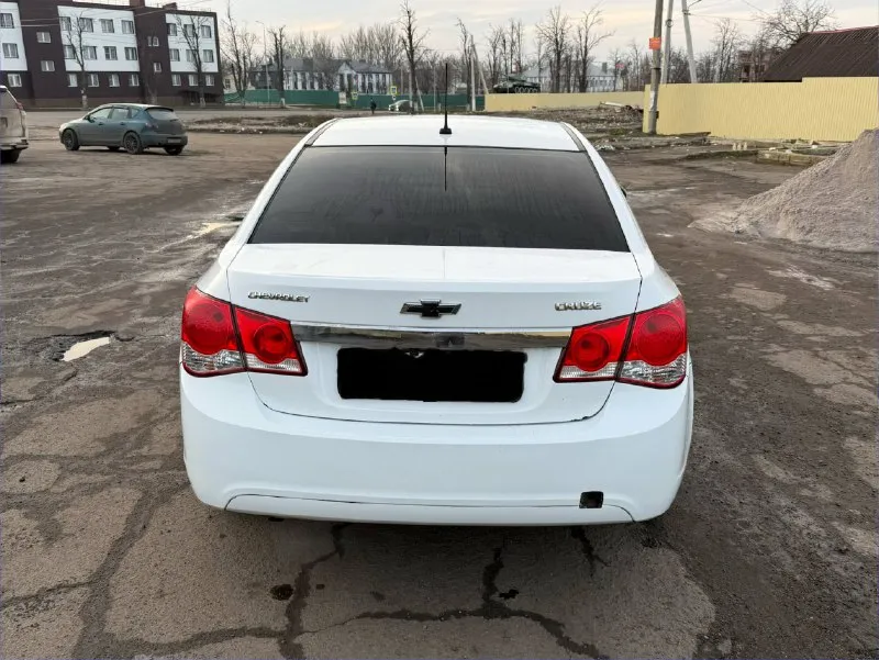 Продам : chevrolet cruze 2013 год, 1.6 мт, 262.000 км. цена : 620.000 руб торг комплект летней, зимней резины г. волноваха, могу выехать в донецк. на все вопросы отвечу в личку 89790273126 - фотография - 2