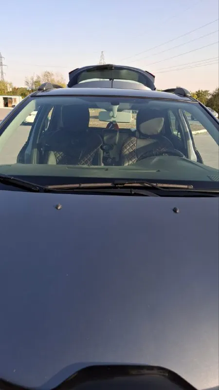 Продаётся renault kaptur 1.6 cvt 2021 — надёжный и комфортный кроссовер! пробег 41 500 км, один владелец, эптс, всё обслуживание у официального дилера. комплектация style с мультимедиа, сенсорным экраном, подогревом сидений и климат-контролем. двигатель 1.6 л, 114 л. с., вариатор x-tronic — плавная езда в городе и на трассе. машина в заводской окраске без повреждений, свежая замена масла на 33 600 км. в подарок зимние колеса на дисках и рейлинги. автомобиль в отличном состоянии, вложений не требует — сел и поехал. обмен не интересует, перекупам просьба не беспокоить. идеальный вариант для тех, кто ищет ухоженный, экономичный и практичный кроссовер. просмотр в ростове-на-дону. +79197106474 - фотография - 4