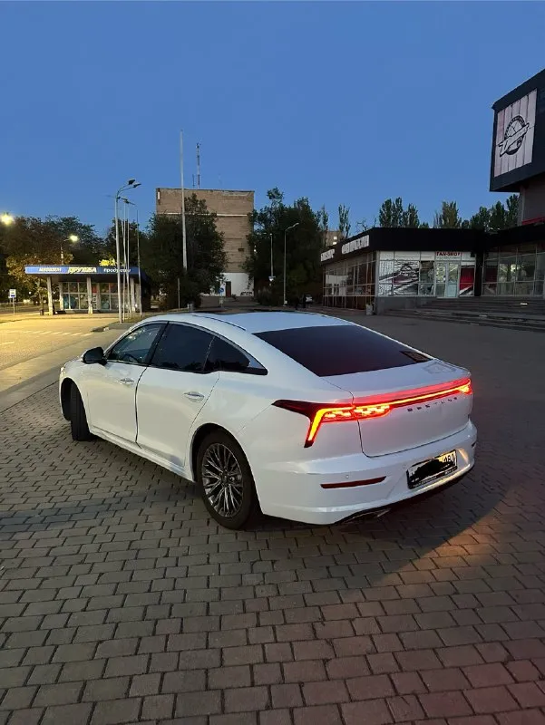 📌 faw bestune b70 в топовой комплектации exclusive • 2022 • 1.5t / современный бизнес-седан с полным набором опций. мощный, экономичный, комфортный — идеален для города и трассы. 🚗 цена 1.600.000, цена на пару дней пока в продаже интересующий автомобиль возможна продажа в кредит ✅ турбомотор 170 л. с. + 7-ступ. робот ✅пробег 12.000 км, в родной краске с целой безопасностью ✅ кожаный салон, электросиденье ✅ панорамная крыша, бесключевой доступ ✅ большой мультимедиа-экран, цифровая приборка, сенсорный монитор, управление на руле ✅ подогревы, камеры 360, парктроники, esp, abs ✅адаптивный круиз контроль и удержание в полосе ✅электропривод багажника ✅система распознание дорожных знаков, система адаптивного освещения дороги ✅функций много, все не перечислишь 🚗 обслужен, без вложений, состояние новой машины 📞 звоните — всё расскажу, если недоступен пишите в телеграмм по номеру телефона +79494562989 📞 звоните: +7(949)4562989 - фотография - 3