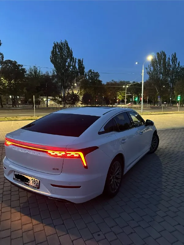 📌 faw bestune b70 в топовой комплектации exclusive • 2022 • 1.5t / современный бизнес-седан с полным набором опций. мощный, экономичный, комфортный — идеален для города и трассы. 🚗 цена 1.600.000, цена на пару дней пока в продаже интересующий автомобиль возможна продажа в кредит ✅ турбомотор 170 л. с. + 7-ступ. робот ✅пробег 12.000 км, в родной краске с целой безопасностью ✅ кожаный салон, электросиденье ✅ панорамная крыша, бесключевой доступ ✅ большой мультимедиа-экран, цифровая приборка, сенсорный монитор, управление на руле ✅ подогревы, камеры 360, парктроники, esp, abs ✅адаптивный круиз контроль и удержание в полосе ✅электропривод багажника ✅система распознание дорожных знаков, система адаптивного освещения дороги ✅функций много, все не перечислишь 🚗 обслужен, без вложений, состояние новой машины 📞 звоните — всё расскажу, если недоступен пишите в телеграмм по номеру телефона +79494562989 📞 звоните: +7(949)4562989 - фотография - 4