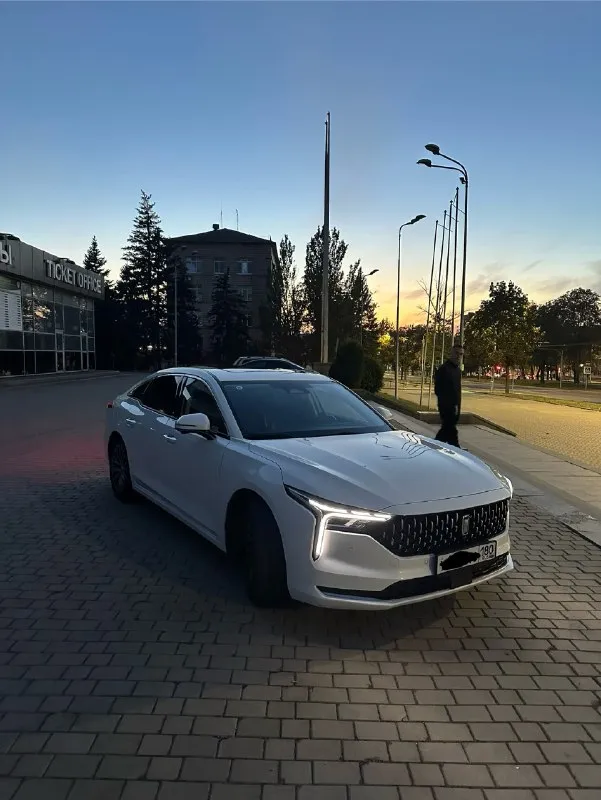 📌 faw bestune b70 в топовой комплектации exclusive • 2022 • 1.5t / современный бизнес-седан с полным набором опций. мощный, экономичный, комфортный — идеален для города и трассы. 🚗 цена 1.600.000, цена на пару дней пока в продаже интересующий автомобиль возможна продажа в кредит ✅ турбомотор 170 л. с. + 7-ступ. робот ✅пробег 12.000 км, в родной краске с целой безопасностью ✅ кожаный салон, электросиденье ✅ панорамная крыша, бесключевой доступ ✅ большой мультимедиа-экран, цифровая приборка, сенсорный монитор, управление на руле ✅ подогревы, камеры 360, парктроники, esp, abs ✅адаптивный круиз контроль и удержание в полосе ✅электропривод багажника ✅система распознание дорожных знаков, система адаптивного освещения дороги ✅функций много, все не перечислишь 🚗 обслужен, без вложений, состояние новой машины 📞 звоните — всё расскажу, если недоступен пишите в телеграмм по номеру телефона +79494562989 📞 звоните: +7(949)4562989 - фотография - 5