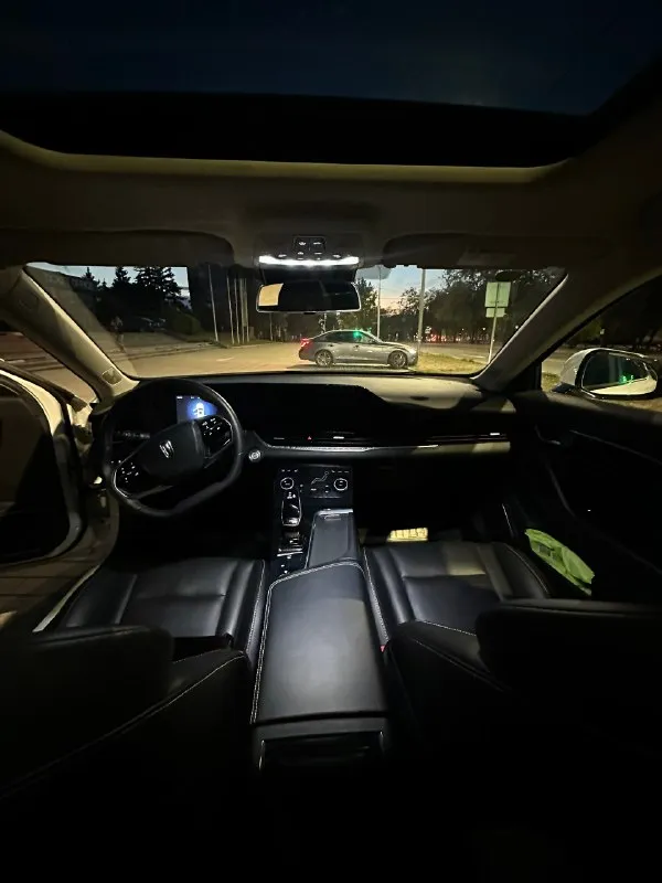 📌 faw bestune b70 в топовой комплектации exclusive • 2022 • 1.5t / современный бизнес-седан с полным набором опций. мощный, экономичный, комфортный — идеален для города и трассы. 🚗 цена 1.600.000, цена на пару дней пока в продаже интересующий автомобиль возможна продажа в кредит ✅ турбомотор 170 л. с. + 7-ступ. робот ✅пробег 12.000 км, в родной краске с целой безопасностью ✅ кожаный салон, электросиденье ✅ панорамная крыша, бесключевой доступ ✅ большой мультимедиа-экран, цифровая приборка, сенсорный монитор, управление на руле ✅ подогревы, камеры 360, парктроники, esp, abs ✅адаптивный круиз контроль и удержание в полосе ✅электропривод багажника ✅система распознание дорожных знаков, система адаптивного освещения дороги ✅функций много, все не перечислишь 🚗 обслужен, без вложений, состояние новой машины 📞 звоните — всё расскажу, если недоступен пишите в телеграмм по номеру телефона +79494562989 📞 звоните: +7(949)4562989 - фотография - 6