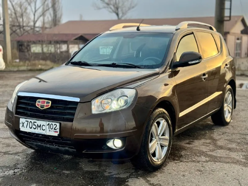 Продам geely emgrand x7 2015г 101 тыс. родного пробега 2.0 мкпп (японский мотор) без дтп просторный, высокий и не прихотливый в обслуживании автомобиль техническая часть в отличном состоянии, мотор, трансмиссия и ходовая вложений никаких не требует! кузов в отличном состоянии, в очень красивом темно-коричневом цвете! без гнили и ржавчины! в хорошей комплектации: - кожаный мульти-руль - датчик света - полный электропакет - даводчики стекл - подогревы - задний ряд селений с регулировками спинки и седла - линзованная оптика + led туманки и тд. юридически автомобиль полностью чистый! любые проверки и переоформления! цена - 760.000 рублей торг по всем вопросам отвечу по телефону или в сообщений tg; wa +79591014477 📞 звоните: +7(959)1014477 - фотография - 2